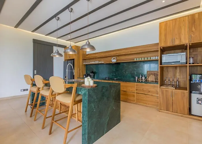 Luxury 3br Tropical With Private Pool Hébergement de vacances