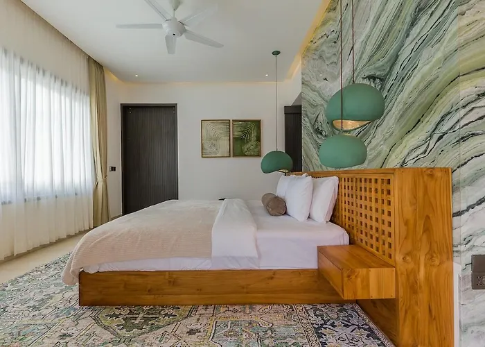 Luxury 3br Tropical With Private Pool Vakantiehuis Canggu