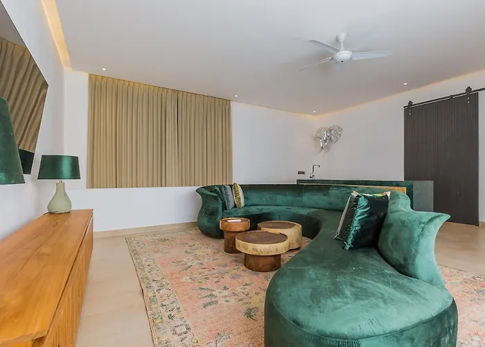 Luxury 3br Tropical With Private Pool *